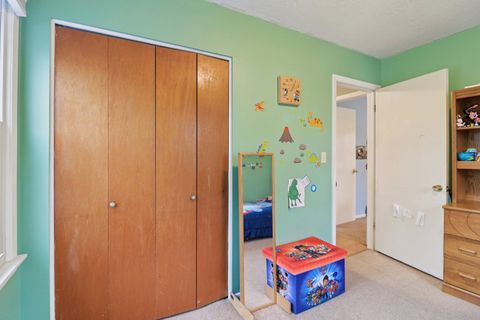 Tiny photo for 610 Maple Drive, Buffalo Grove, IL 60089 (MLS # 12519340)