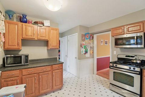 Tiny photo for 610 Maple Drive, Buffalo Grove, IL 60089 (MLS # 12519340)