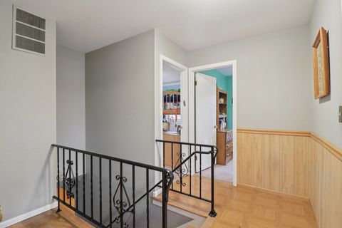 Tiny photo for 610 Maple Drive, Buffalo Grove, IL 60089 (MLS # 12519340)