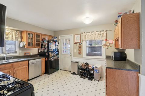 Tiny photo for 610 Maple Drive, Buffalo Grove, IL 60089 (MLS # 12519340)
