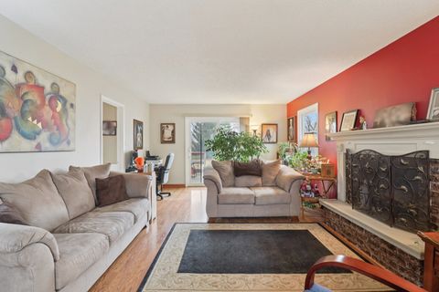 Tiny photo for 610 Maple Drive, Buffalo Grove, IL 60089 (MLS # 12519340)