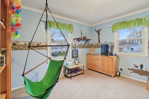 Tiny photo for 610 Maple Drive, Buffalo Grove, IL 60089 (MLS # 12519340)