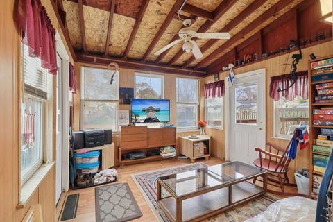 Tiny photo for 610 Maple Drive, Buffalo Grove, IL 60089 (MLS # 12519340)