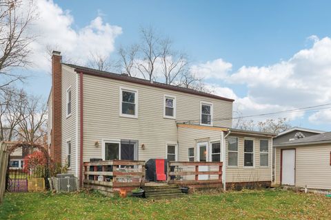 Tiny photo for 610 Maple Drive, Buffalo Grove, IL 60089 (MLS # 12519340)