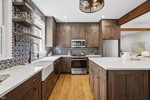 Tiny photo for 3757 N Bosworth Avenue, Chicago, IL 60613 (MLS # 12714420)