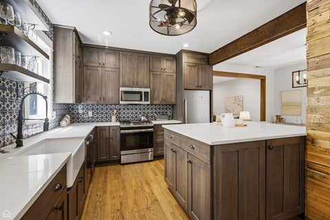 Tiny photo for 3757 N Bosworth Avenue, Chicago, IL 60613 (MLS # 12714420)