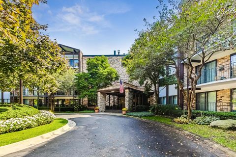 A home in Mount Prospect