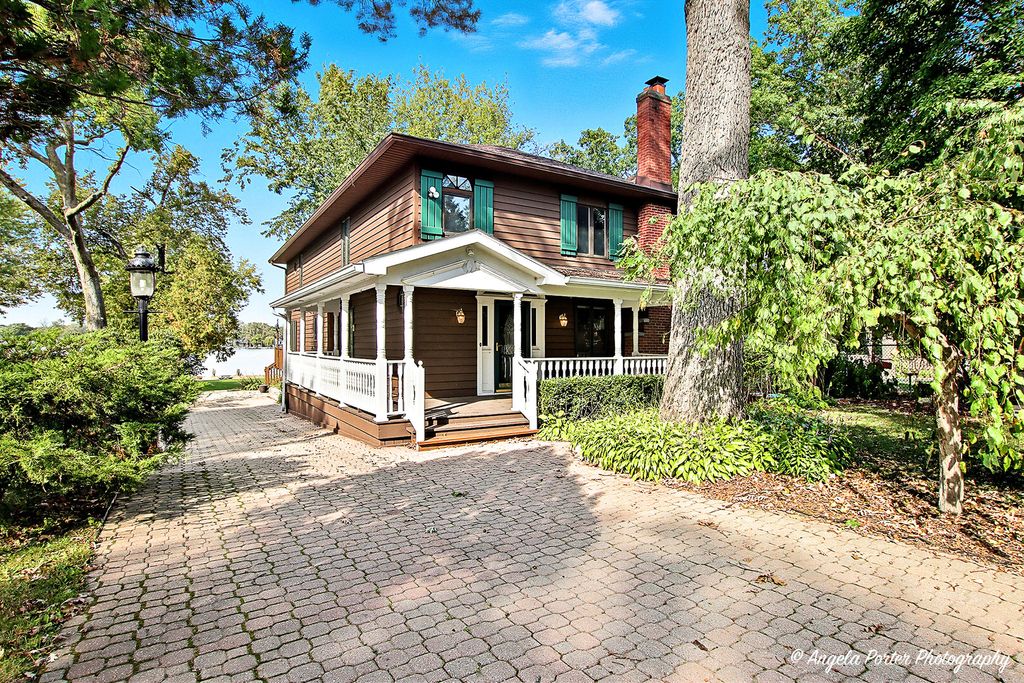 Photo for 22806 W Loon Lake Boulevard, Antioch, IL 60002 (MLS # 12489022)