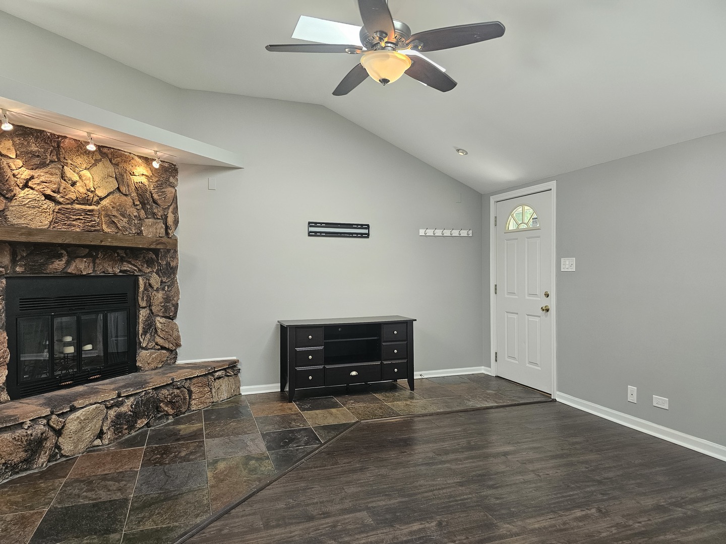 4039 W 90th Place