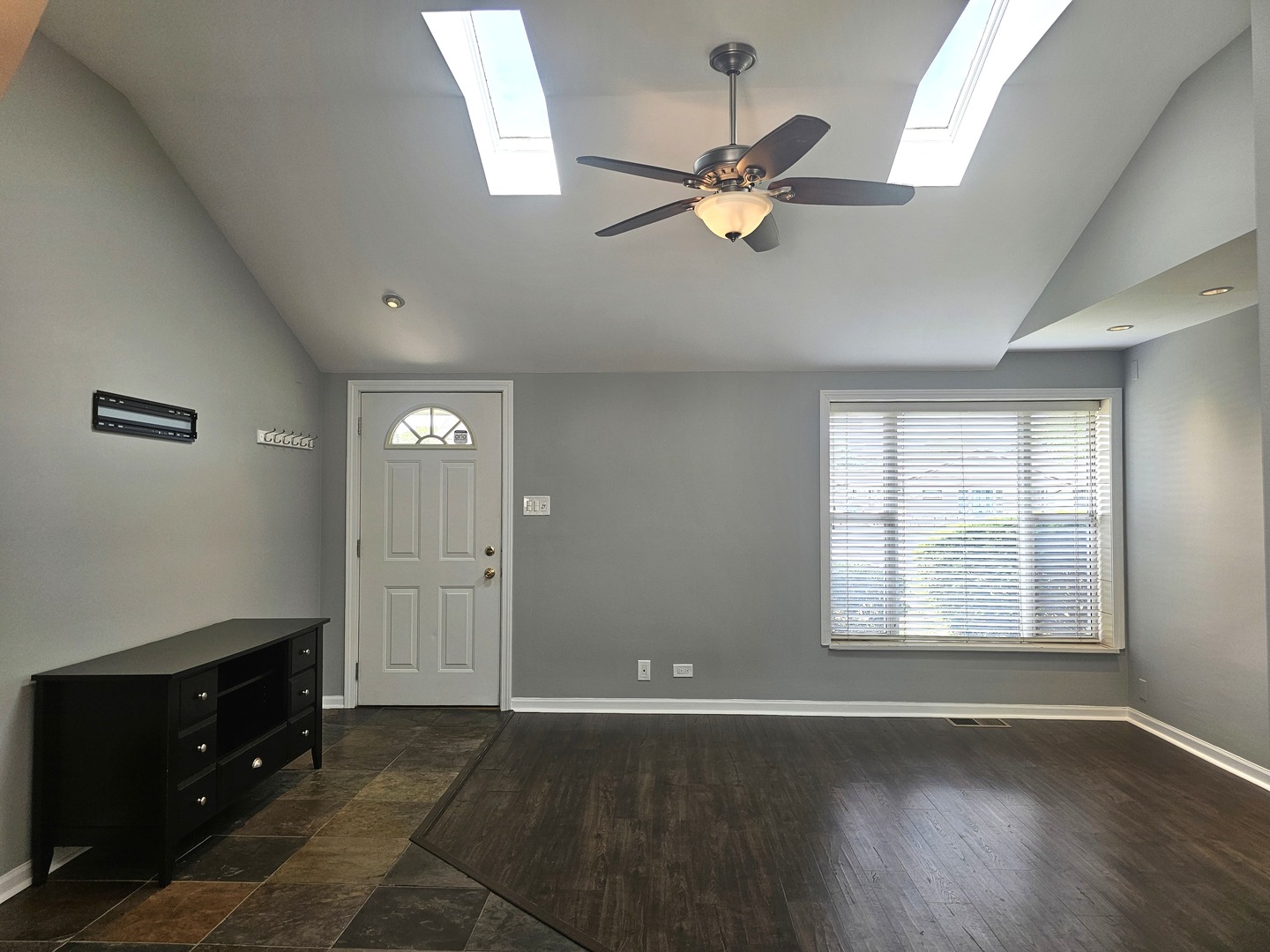 4039 W 90th Place
