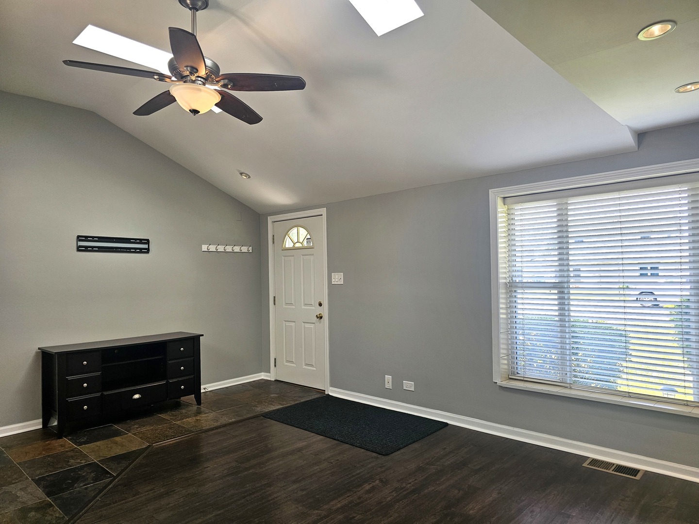 4039 W 90th Place