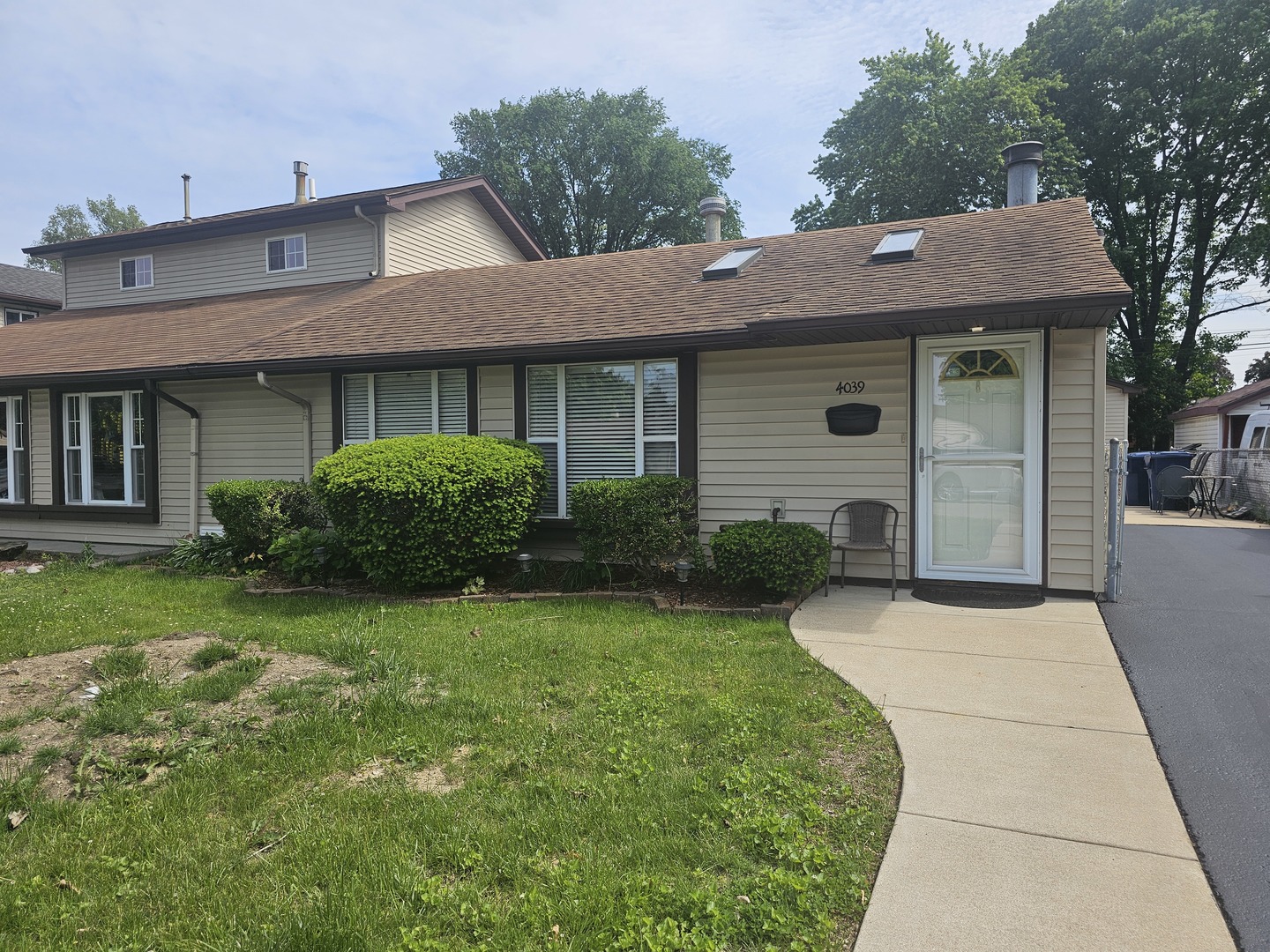 4039 W 90th Place