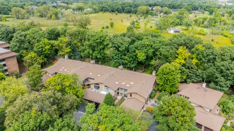 Tiny photo for 1441 Fox Lane #10F, Hinsdale, IL 60521 (MLS # 12753058)