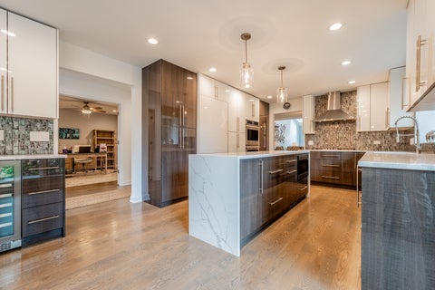 Tiny photo for 1441 Fox Lane #10F, Hinsdale, IL 60521 (MLS # 12753058)