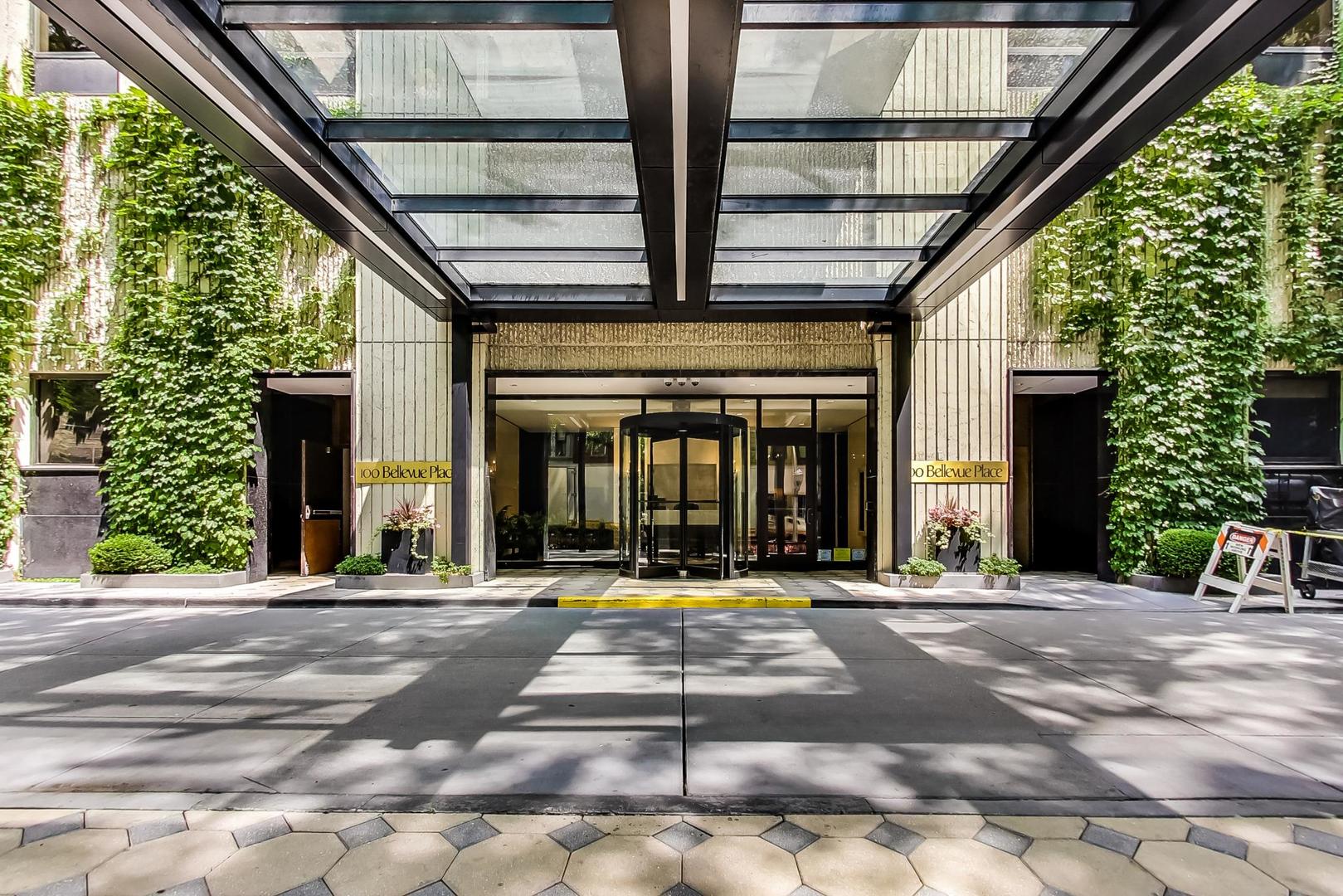 100 E Bellevue Place 7C