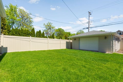 Tiny photo for 5747 N Melvina Avenue, Chicago, IL 60646 (MLS # 12737422)