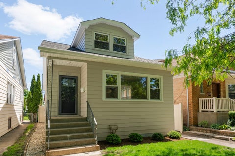 Photo of 5747 N Melvina Avenue, Chicago, IL 60646 (MLS # 12737422)