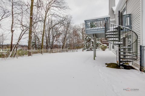 Tiny photo for 186 N Crooked Lake Lane, Lindenhurst, IL 60046 (MLS # 12519133)