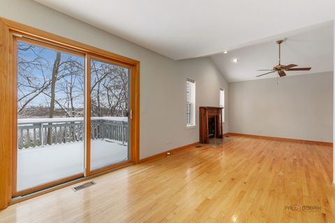 Tiny photo for 186 N Crooked Lake Lane, Lindenhurst, IL 60046 (MLS # 12519133)