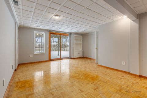 Tiny photo for 186 N Crooked Lake Lane, Lindenhurst, IL 60046 (MLS # 12519133)