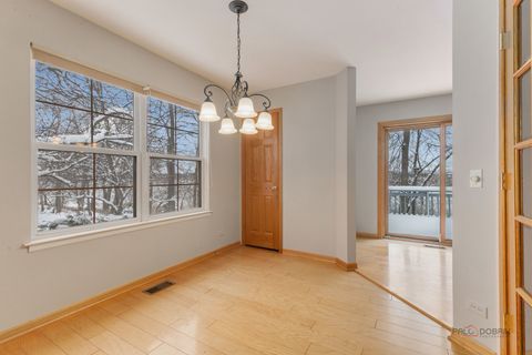 Tiny photo for 186 N Crooked Lake Lane, Lindenhurst, IL 60046 (MLS # 12519133)