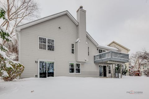 Tiny photo for 186 N Crooked Lake Lane, Lindenhurst, IL 60046 (MLS # 12519133)