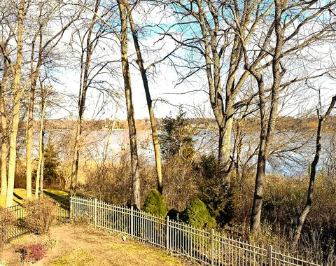 Tiny photo for 186 N Crooked Lake Lane, Lindenhurst, IL 60046 (MLS # 12519133)