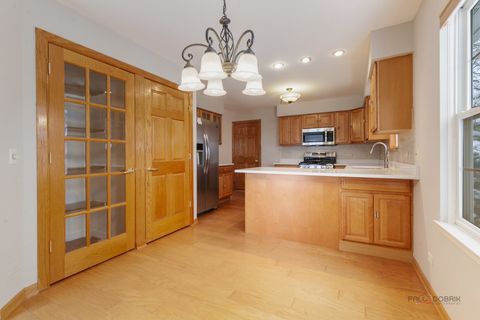 Tiny photo for 186 N Crooked Lake Lane, Lindenhurst, IL 60046 (MLS # 12519133)