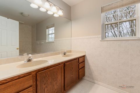 Tiny photo for 186 N Crooked Lake Lane, Lindenhurst, IL 60046 (MLS # 12519133)