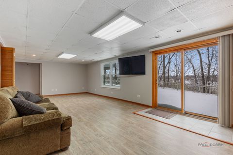 Tiny photo for 186 N Crooked Lake Lane, Lindenhurst, IL 60046 (MLS # 12519133)