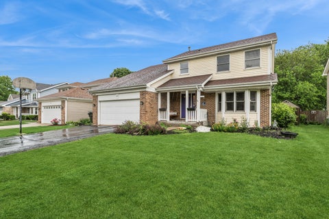 Photo of 57 S Emerald Avenue, Mundelein, IL 60060 (MLS # 12675328)