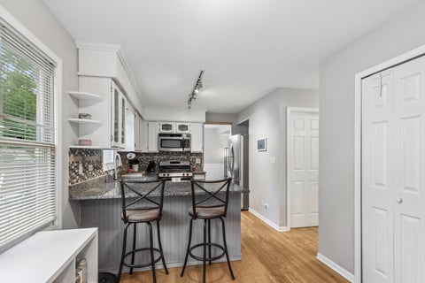 Tiny photo for 57 S Emerald Avenue, Mundelein, IL 60060 (MLS # 12675328)