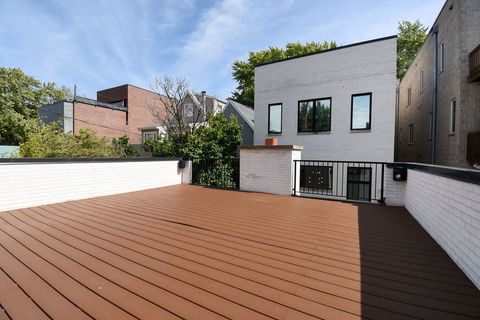 Tiny photo for 3644 N Bosworth Avenue, Chicago, IL 60613 (MLS # 12477927)
