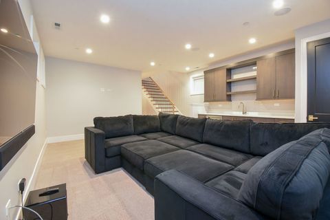 Tiny photo for 3644 N Bosworth Avenue, Chicago, IL 60613 (MLS # 12477927)