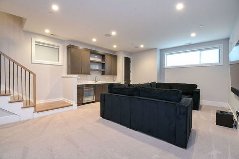 Tiny photo for 3644 N Bosworth Avenue, Chicago, IL 60613 (MLS # 12477927)