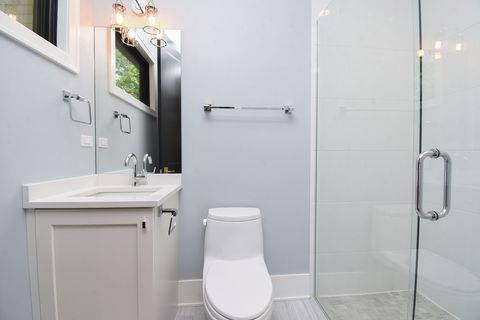 Tiny photo for 3644 N Bosworth Avenue, Chicago, IL 60613 (MLS # 12477927)