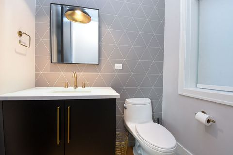 Tiny photo for 3644 N Bosworth Avenue, Chicago, IL 60613 (MLS # 12477927)