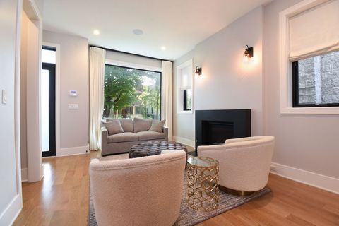 Tiny photo for 3644 N Bosworth Avenue, Chicago, IL 60613 (MLS # 12477927)