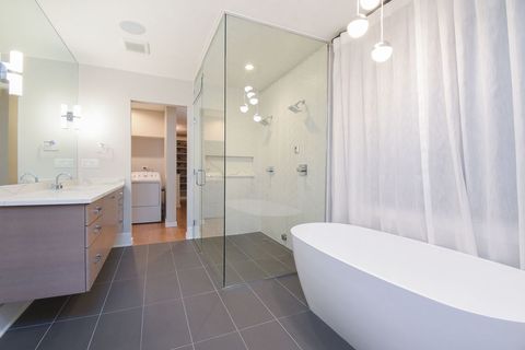 Tiny photo for 3644 N Bosworth Avenue, Chicago, IL 60613 (MLS # 12477927)