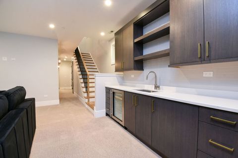 Tiny photo for 3644 N Bosworth Avenue, Chicago, IL 60613 (MLS # 12477927)