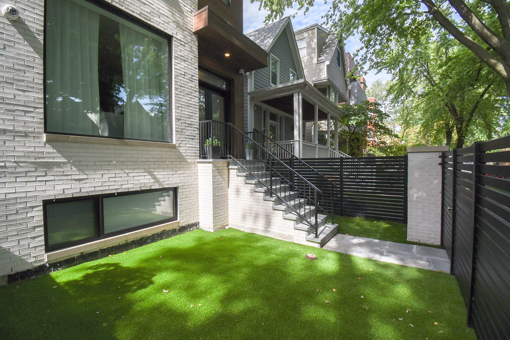 3644 N Bosworth Avenue