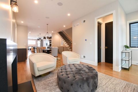 Tiny photo for 3644 N Bosworth Avenue, Chicago, IL 60613 (MLS # 12477927)