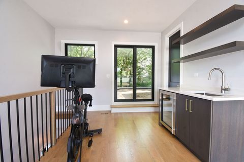 Tiny photo for 3644 N Bosworth Avenue, Chicago, IL 60613 (MLS # 12477927)