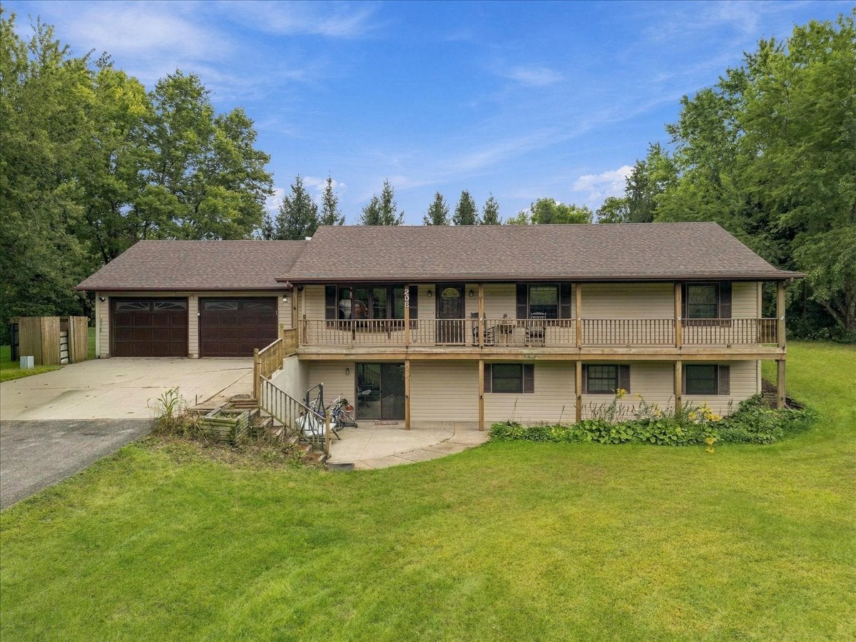 208 Willow Lane