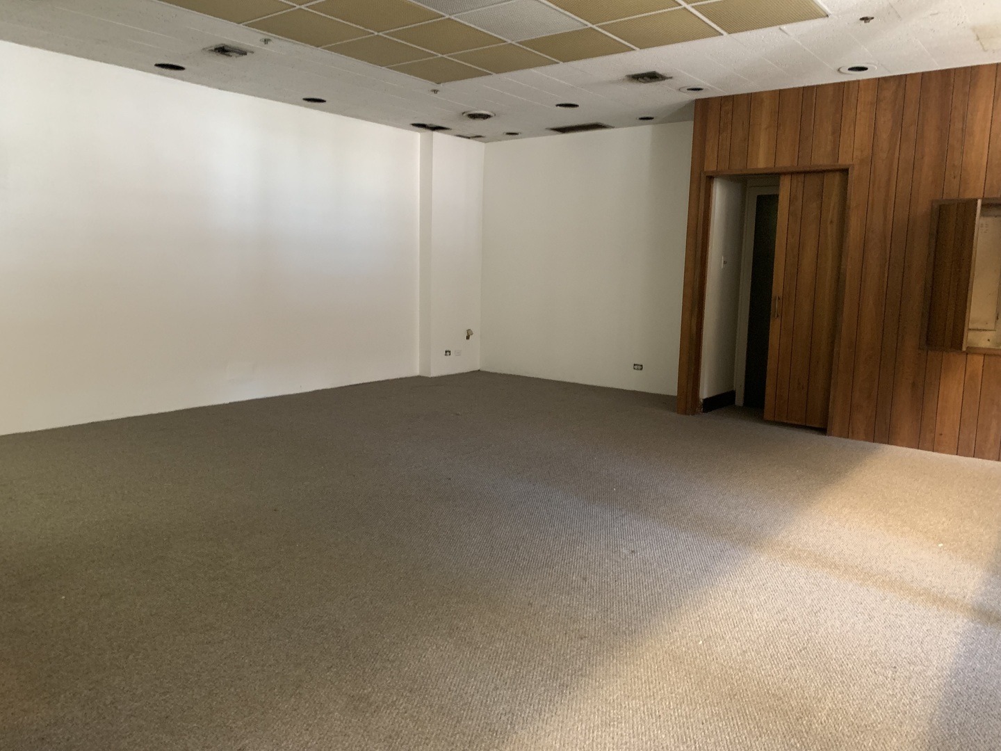 2450 W Hubbard Street