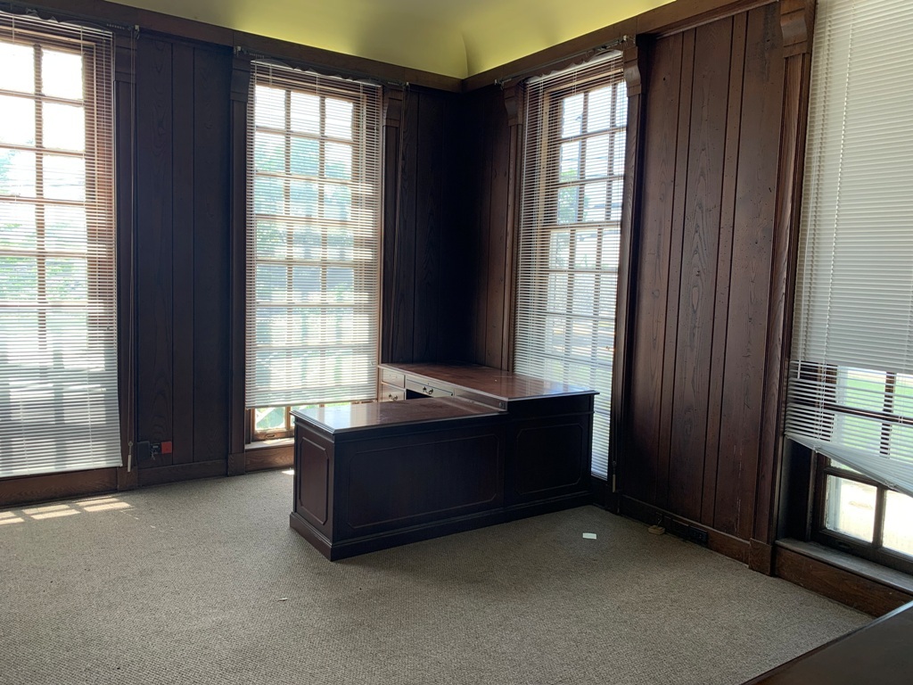 2450 W Hubbard Street