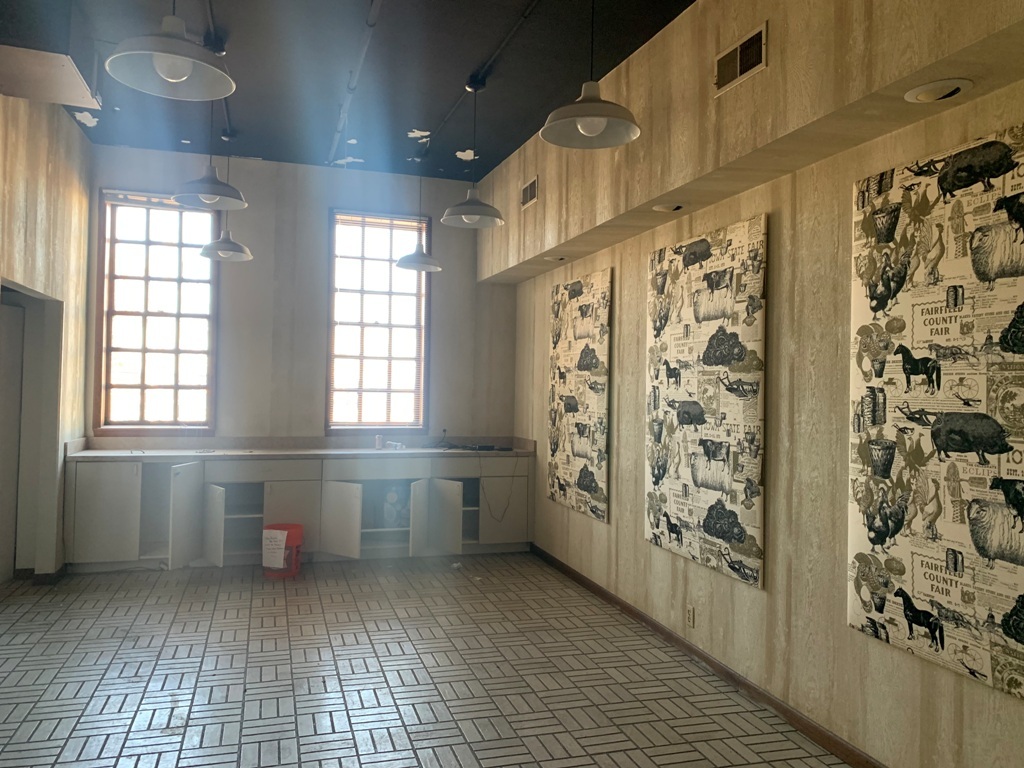 2450 W Hubbard Street