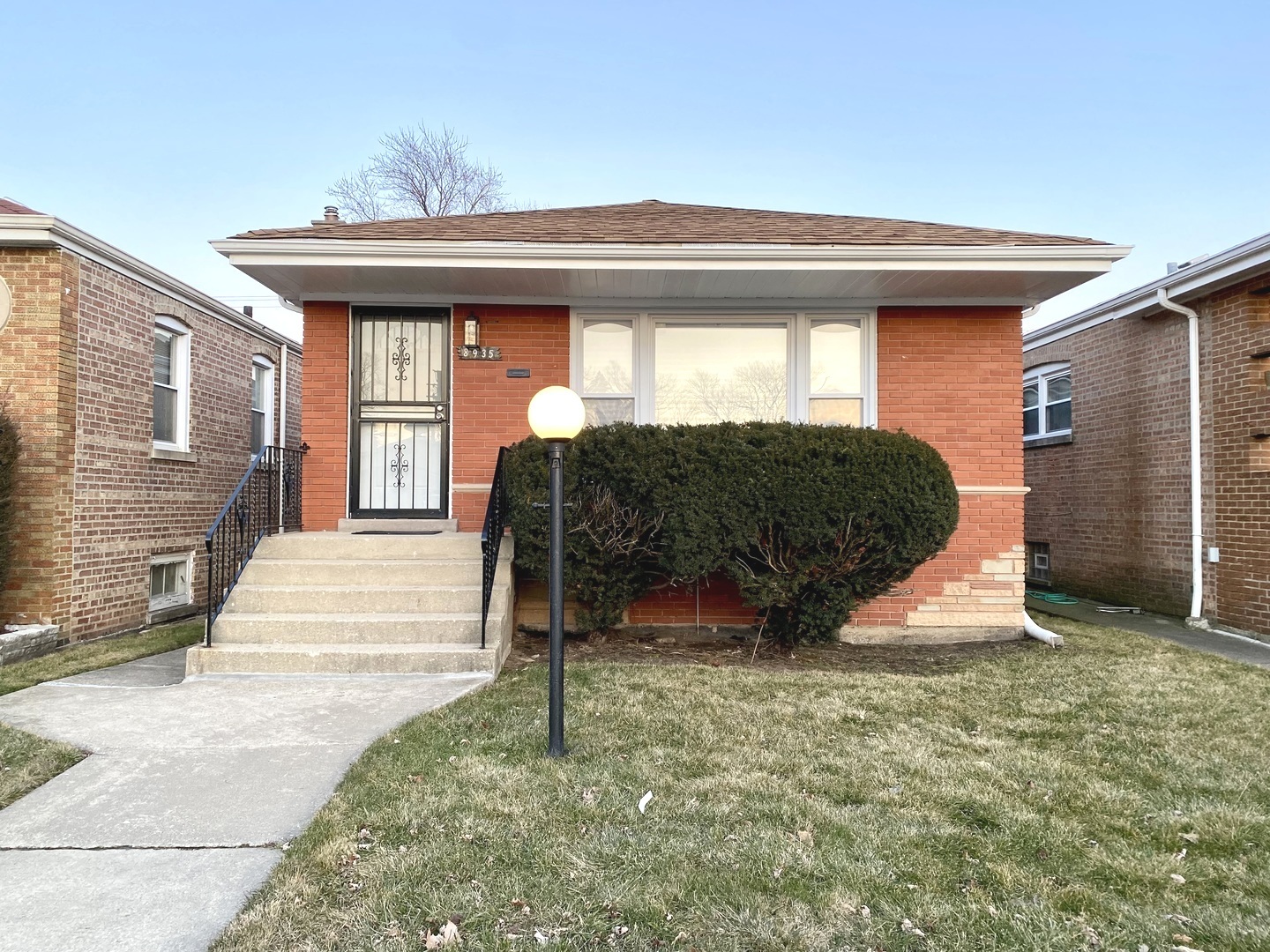 View Chicago, IL 60617 house