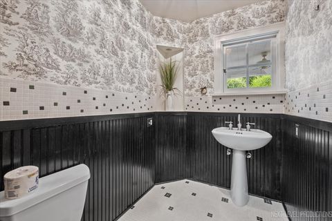 Tiny photo for 301 Country Club Place, Geneva, IL 60134 (MLS # 12533698)