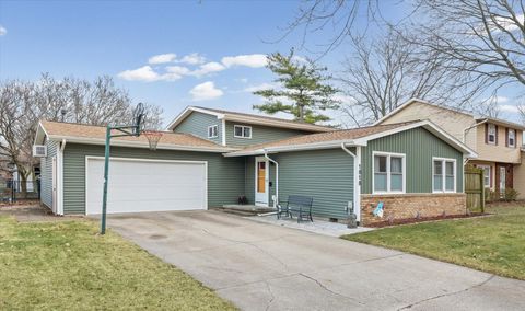 Photo of 1818 Stratford Drive, Champaign, IL 61821 (MLS # 12610769)
